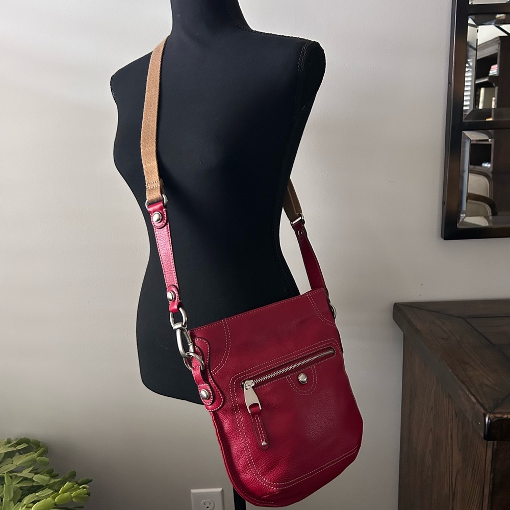 B. Makowsky red leather crossbody bag with a leopard lining. - Picture 8 of 8